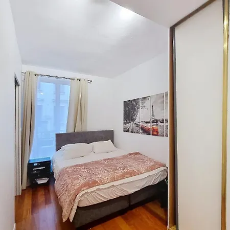 Le Trocadero Apartment Paris